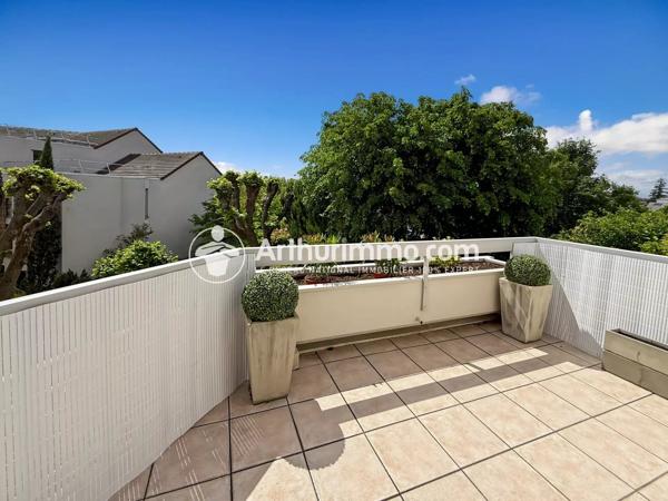 Vente                                                      Appartement
                        
                     3 pièces                      69 m2                     à Étiolles