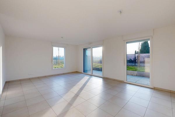 À VENDRE - Appartement F4 / T4 de 85m² en rez-de-jardin avec terrasse de 15m² et jardin de 279m²