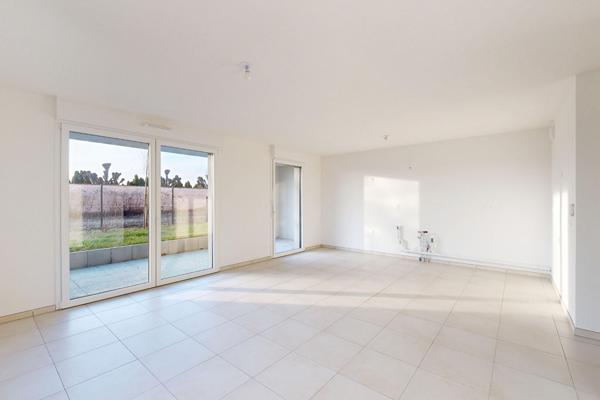 À VENDRE - Appartement F4 / T4 de 85m² en rez-de-jardin avec terrasse de 15m² et jardin de 279m²