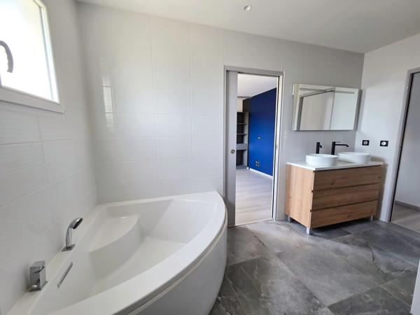 *** EXCLUSIVITE *** MAISON MODERNE AVEC JARDIN *** PONT DU CHATEAU 63430 ***