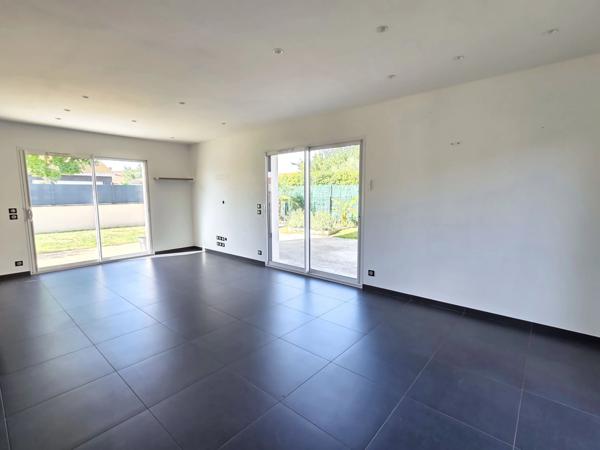 *** EXCLUSIVITE *** MAISON MODERNE AVEC JARDIN *** PONT DU CHATEAU 63430 ***