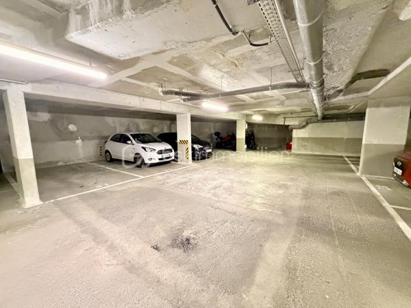 Situé dans la ville de Villepinte, au sein d'une petite copropriété, proche de toutes commodités.

Venez découvrir ce charmant appartement SANS TRAVAUX À PRÉVOIR construit en 2019 de type F2 mesurant 37m² situé au 1er étage sur 4 (avec ascenseur), il se compose d'une entrée desservant un salon avec cuisine ouverte de 16m² donnant sur un balcon de 5m², une chambre de 12m² et une salle de bains avec WC.

Une place de parking située au sous sol vient compléter le bien.

Taxe foncière : 1146€
Charges de copropriété : 110€ / Mois (Entretien des parties communes, eau froide)

Bonus :
- Norme PMR
- Fenêtres double vitrage PVC
- Volets roulant PVC
- Tableau électrique OK
- Fibre
- Interphone avec visio
- Local vélos et poussettes
- Caméras dans les parties communes

Commodités :
- Boulangerie, pharmacie, Franprix, G20, banques à 2min à pied
- Carrefour Tremblay et Auchan Villepinte à 5min à pied
- Aéroville à 20min en voiture
- RER B Villepinte (Vert Galant) et Bus à 200m
- A104 à 5min et N3, A1 à 10min
- Aéroport Roissy Charles de Gaulle à 20min
- Metro Ligne 16 prévu pour 2030
- Crèches à 5min à pied 
- Maternelle, primaire et collège à 10min à pied
- Lycée 10min en voiture

Disponible 7jrs/7 n'hésitez pas à me contacter pour faire une visite ou avoir plus d'infos concernant ce bien.

>> 100% OUVERT AU PARTAGE INTER AGENCE !! <<
