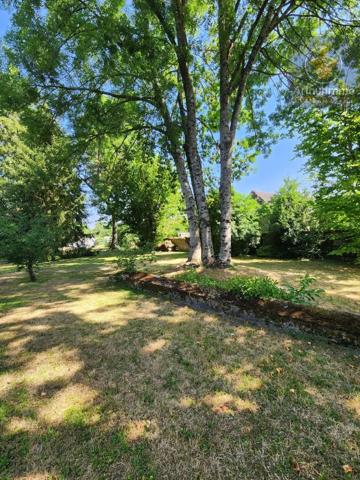 Vente                                                      Maison
                        
                     3 pièces                      70 m2                     à Avaray