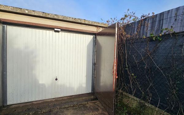 Stationnement à vendre    15 m2 Vernon