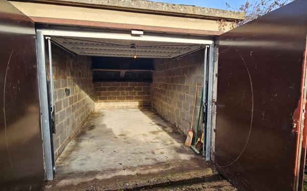 Stationnement à vendre    15 m2 Vernon