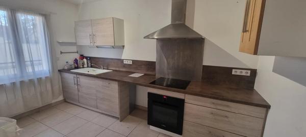 Location                                                      Maison
                        
                     5 pièces                      115 m2                     à Pont-sur-Yonne