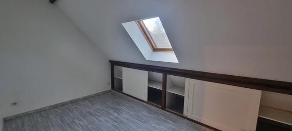 Location                                                      Maison
                        
                     5 pièces                      115 m2                     à Pont-sur-Yonne