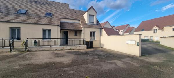 Location                                                      Maison
                        
                     5 pièces                      115 m2                     à Pont-sur-Yonne