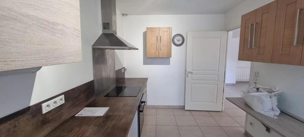 Location                                                      Maison
                        
                     5 pièces                      115 m2                     à Pont-sur-Yonne
