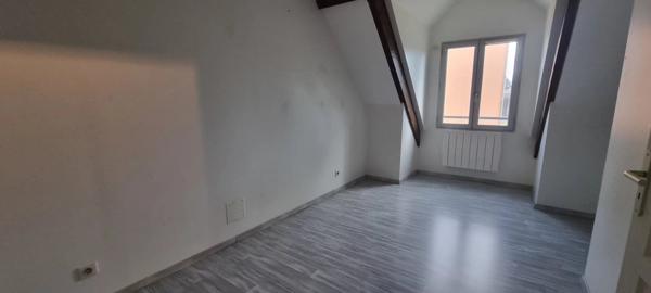 Location                                                      Maison
                        
                     5 pièces                      115 m2                     à Pont-sur-Yonne