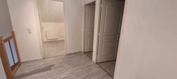 Location                                                      Maison
                        
                     5 pièces                      115 m2                     à Pont-sur-Yonne