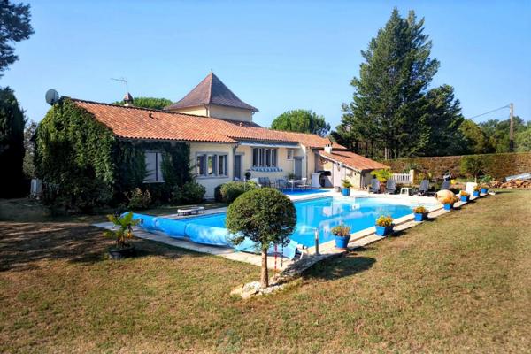 MAISON CONTEMPORAINE AVEC PISCINE, QUARTIER RESIDENTIEL