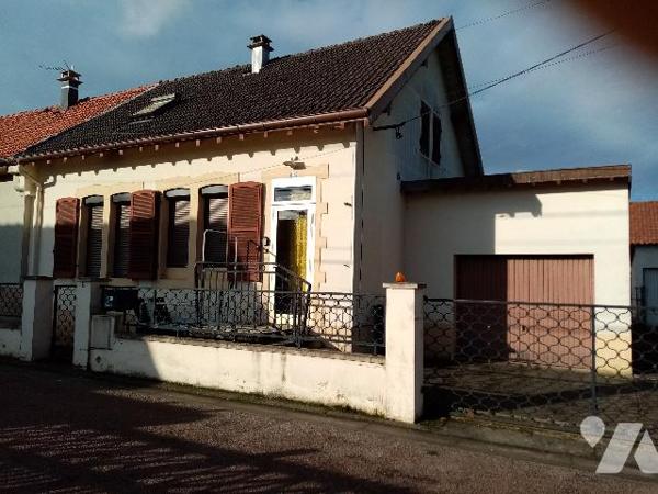 maison mitoyenne de 95,61 m² avec terrain de 350 m² et 2 garages