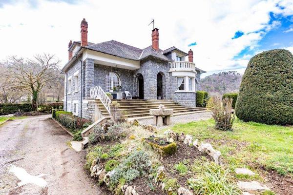 Maison à vendre |  Argentat |  8 pièces | 184 m²