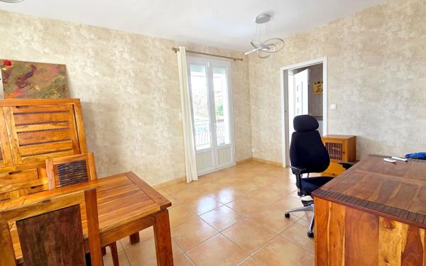 Maison à vendre    8 pièces •  Six-Fours-les-Plages