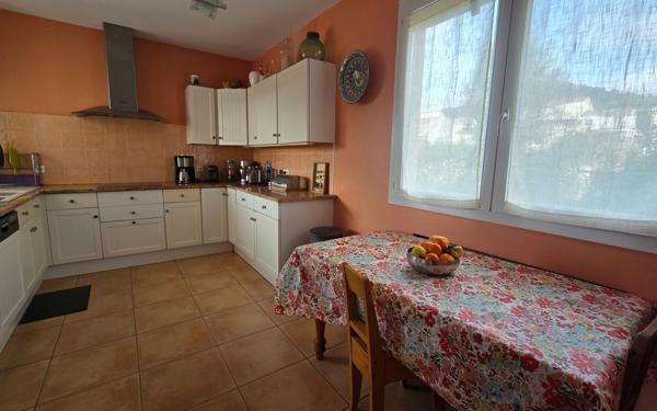 Maison à vendre    8 pièces •  Six-Fours-les-Plages