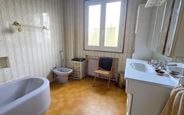 Maison à vendre    8 pièces •  Six-Fours-les-Plages