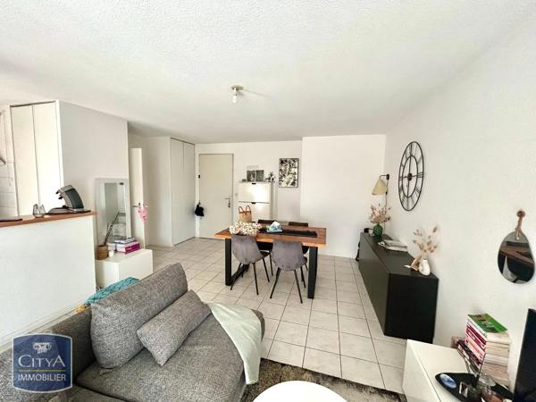 Appartement à louer 2 pièces 47.61m² Castres (81100)