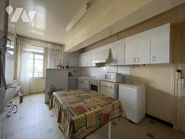 Saint Pierre à Champ, 
découvrez cette maison de bourg, offrant de beaux espaces et un fort po...