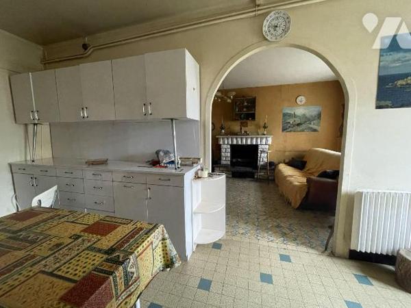 Saint Pierre à Champ, 
découvrez cette maison de bourg, offrant de beaux espaces et un fort po...