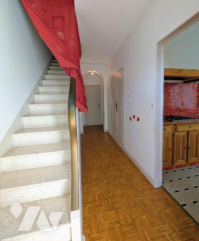 Maison 2 niveau - Garage - Terrain 