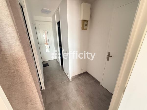 Appartement
         2 pièces
        - 32 m² 159 000 € *