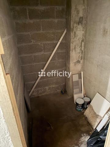 Appartement
         2 pièces
        - 32 m² 159 000 € *