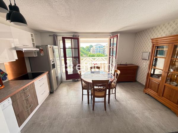 Appartement
         2 pièces
        - 32 m² 159 000 € *