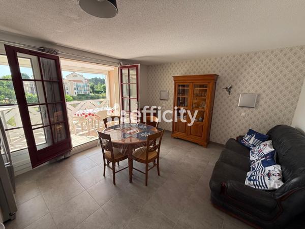 Appartement
         2 pièces
        - 32 m² 159 000 € *