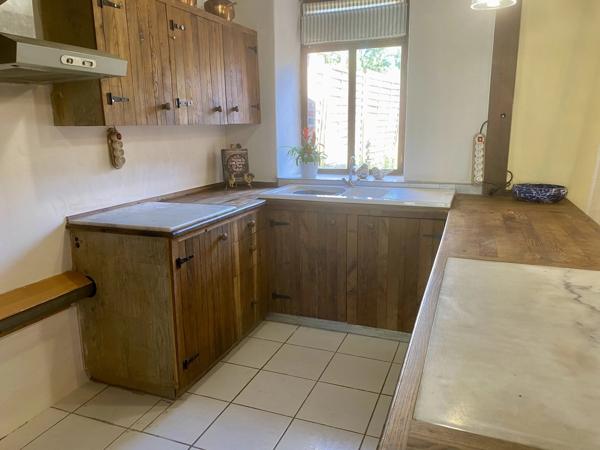 Jolie maison en pierre avec terrain et grange
