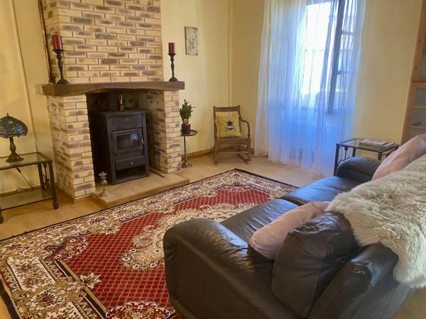 Jolie maison en pierre avec terrain et grange