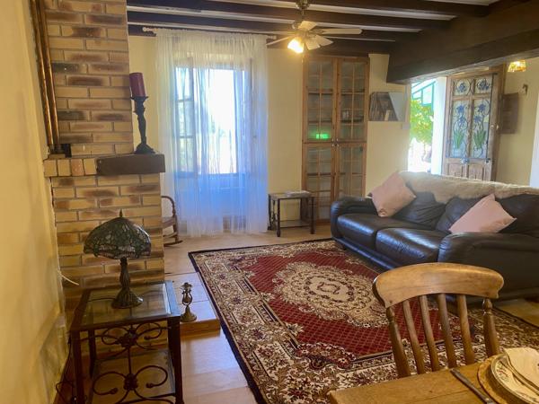 Jolie maison en pierre avec terrain et grange