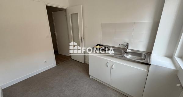 Location Studio 24.96 m² - Villejuif 94800