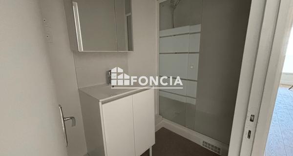 Location Studio 24.96 m² - Villejuif 94800