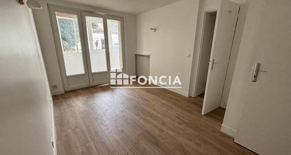 Location Studio 24.96 m² - Villejuif 94800