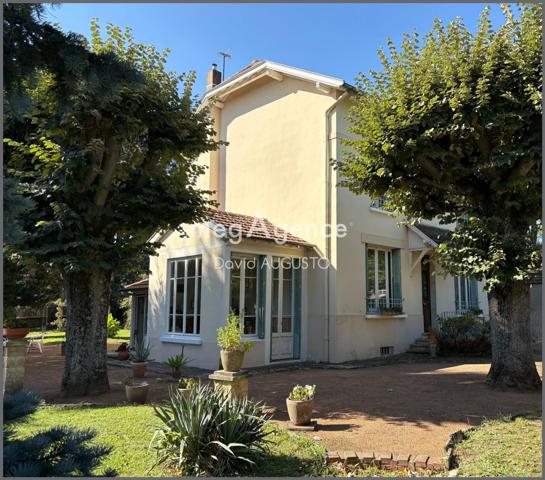 Maison à TASSIN-LA-DEMI-LUNE, 69160 - 7 pièces 190m²