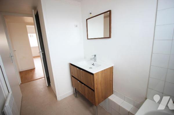 Appartement T3 de 58m2 carrez (refait à neuf) avec très belle vue dégagée