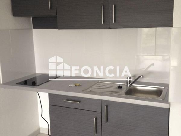 Location Appartement 2 pièces 41.37 m² - RUE PIERRE LAVAL Arles 13200