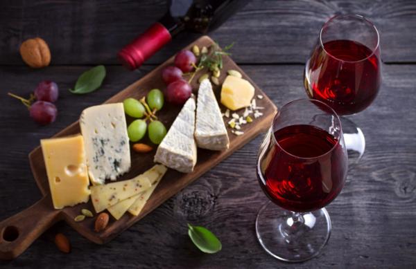 FONDS DE COMMERCE A VENDRE LA ROCHELLE HYPERCENTRE (17) BAR DE NUIT LICENCE IV, VIEUX-PORT, BAR A VINS, CAVE A VINS, DEGUSTATION, RESTAURATION