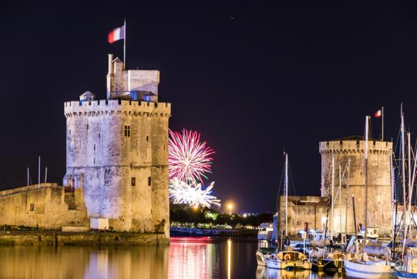 FONDS DE COMMERCE A VENDRE LA ROCHELLE HYPERCENTRE (17) BAR DE NUIT LICENCE IV, VIEUX-PORT, BAR A VINS, CAVE A VINS, DEGUSTATION, RESTAURATION