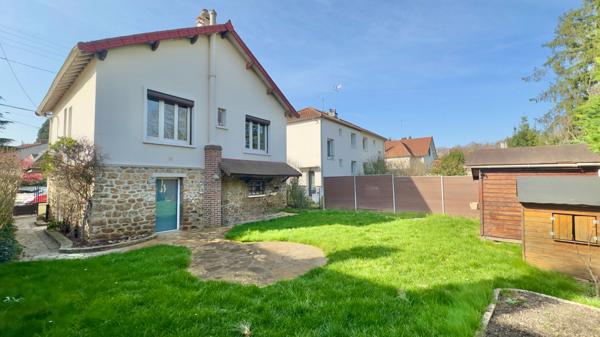 MAISON 4 PIÈCES à ATHIS MONS, INDÉPENDANTE AVEC JARDIN ET SOUS-SOL