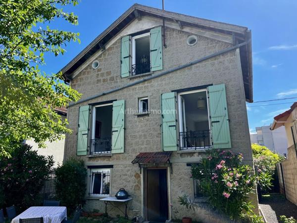 Vente                                                      Maison
                        
                     4 pièces                                         à Champigny-sur-Marne