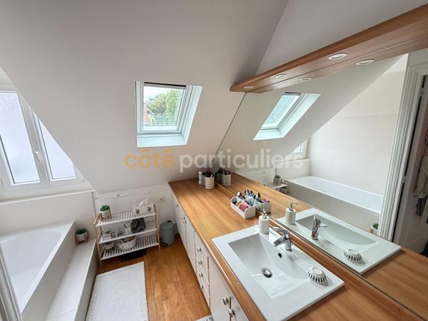 Vente
                Maison205 m² - 5 Pièces -
                    EVREUX (27000)