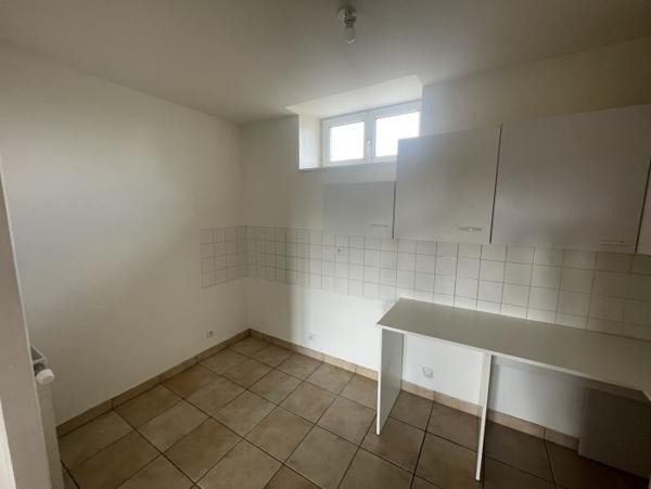 Location Appartement 4 pièces Raucoules (43290) - centre-ville