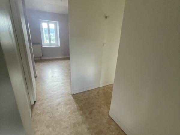 Location Appartement 4 pièces Raucoules (43290) - centre-ville
