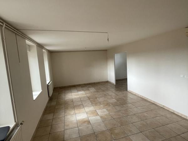 Location Appartement 4 pièces Raucoules (43290) - centre-ville