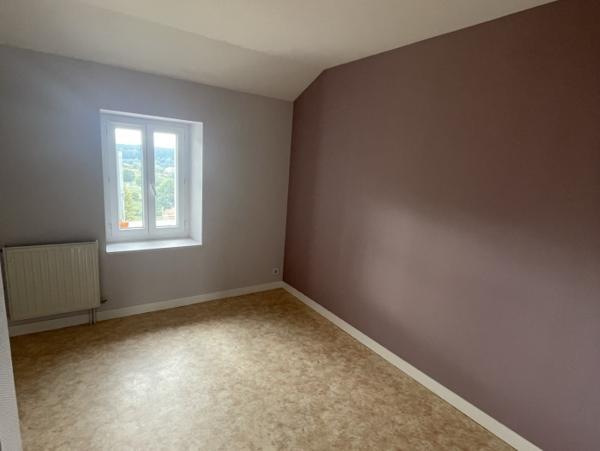 Location Appartement 4 pièces Raucoules (43290) - centre-ville