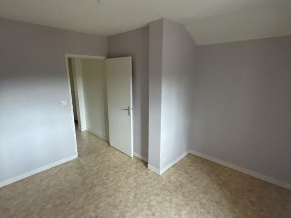 Location Appartement 4 pièces Raucoules (43290) - centre-ville