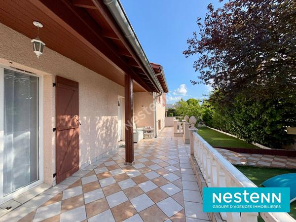 Maison de type 6 de 151m² avec 502m² de parcelle situé sur le secteur de Vaulx-en-Velin La SOIE.