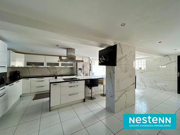 Maison de type 6 de 151m² avec 502m² de parcelle situé sur le secteur de Vaulx-en-Velin La SOIE.